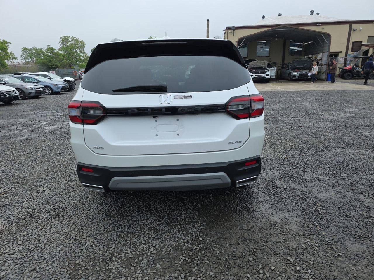 2023 Honda Pilot Elite - Image 6