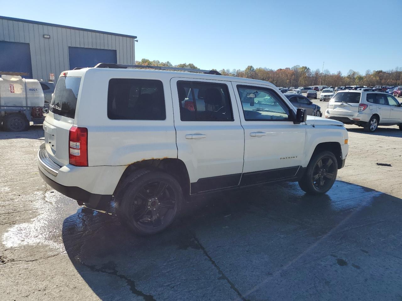 2012 Jeep Patriot Latitude - Фото 3