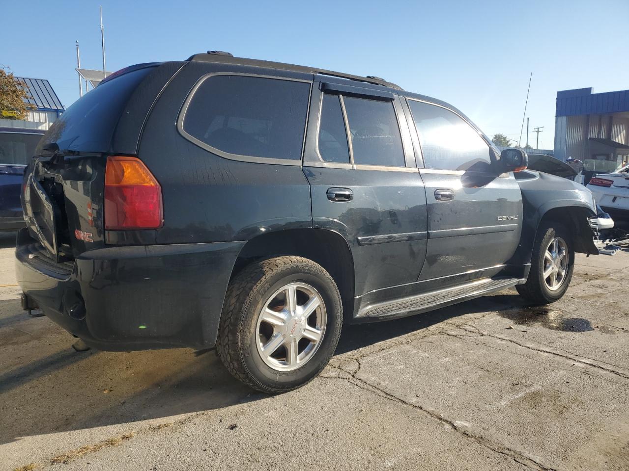 2005 GMC Envoy Denali - Фото 3
