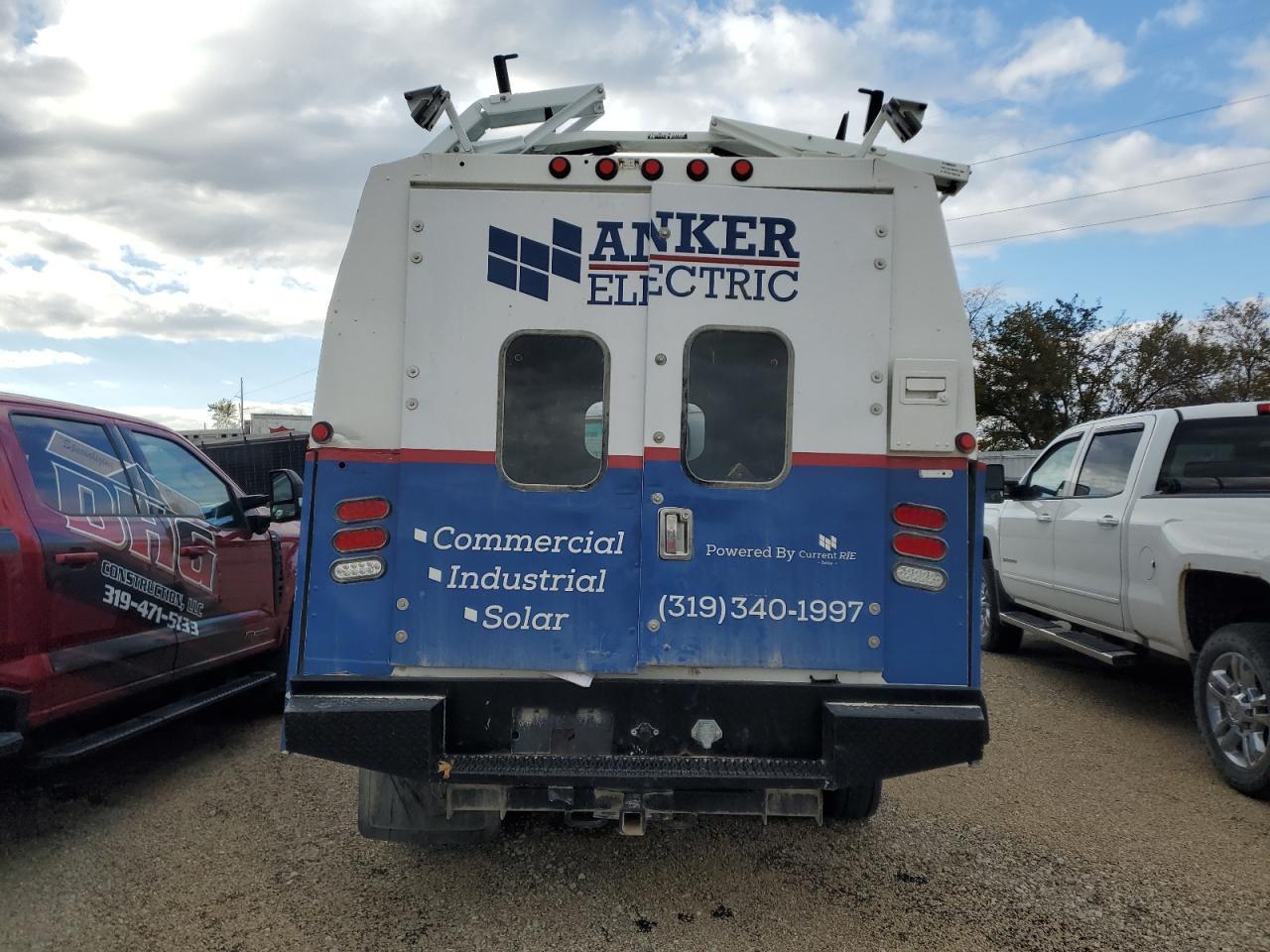 2007 Isuzu Npr Utility / Service Truck - Image 6