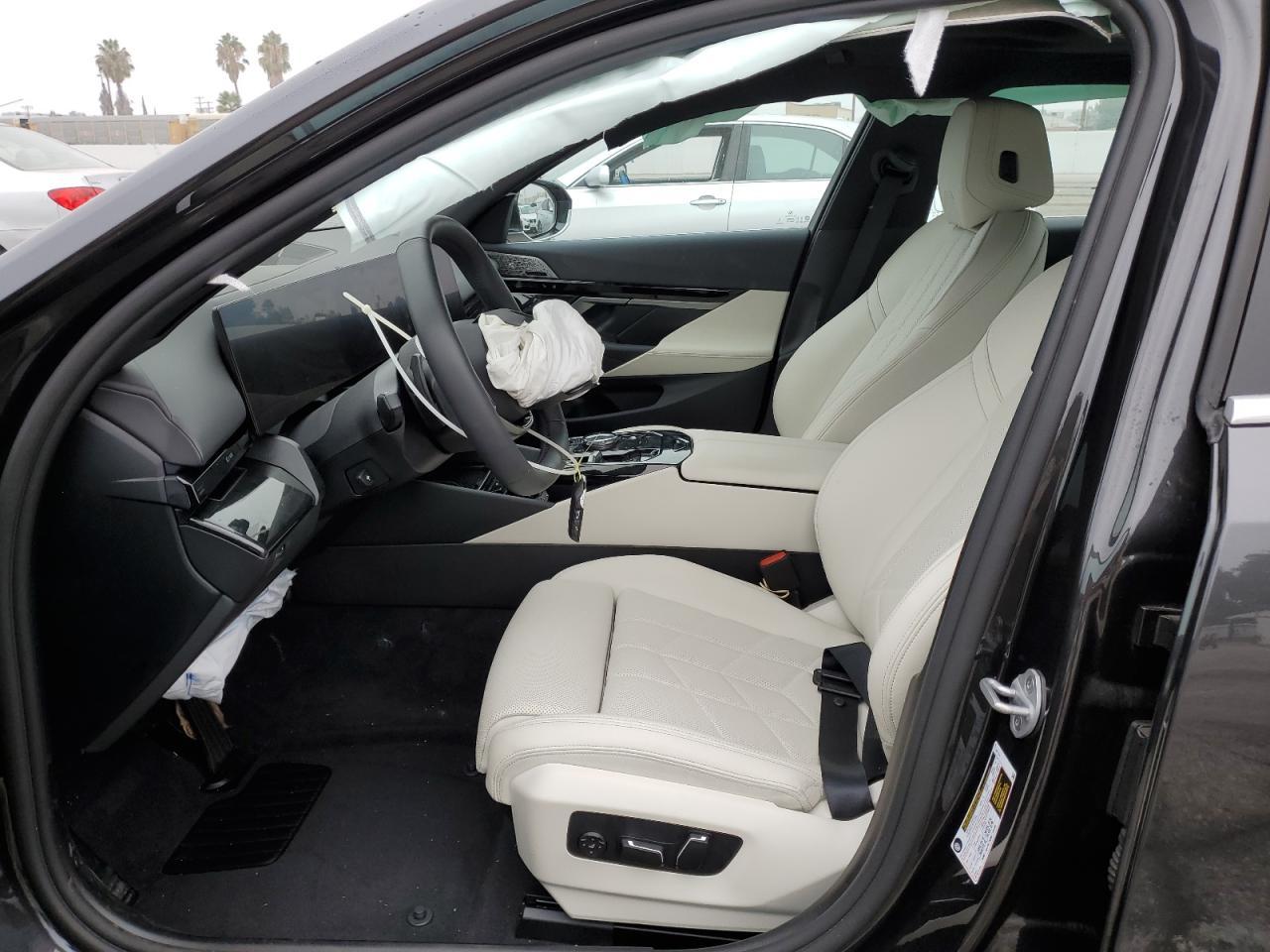 2025 BMW 530 I - Фото 7