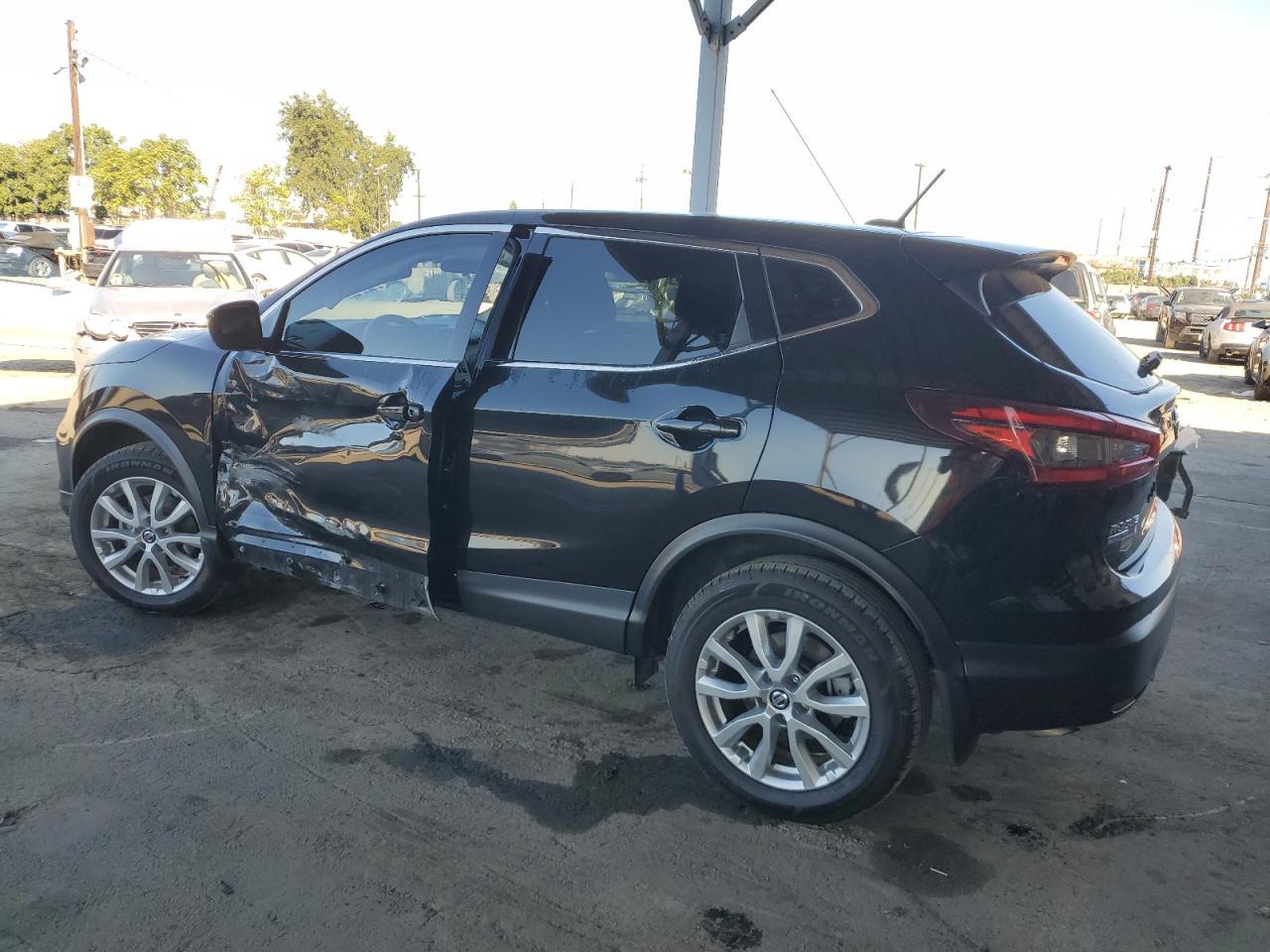 2021 Nissan Rogue Sport S - Фото 2