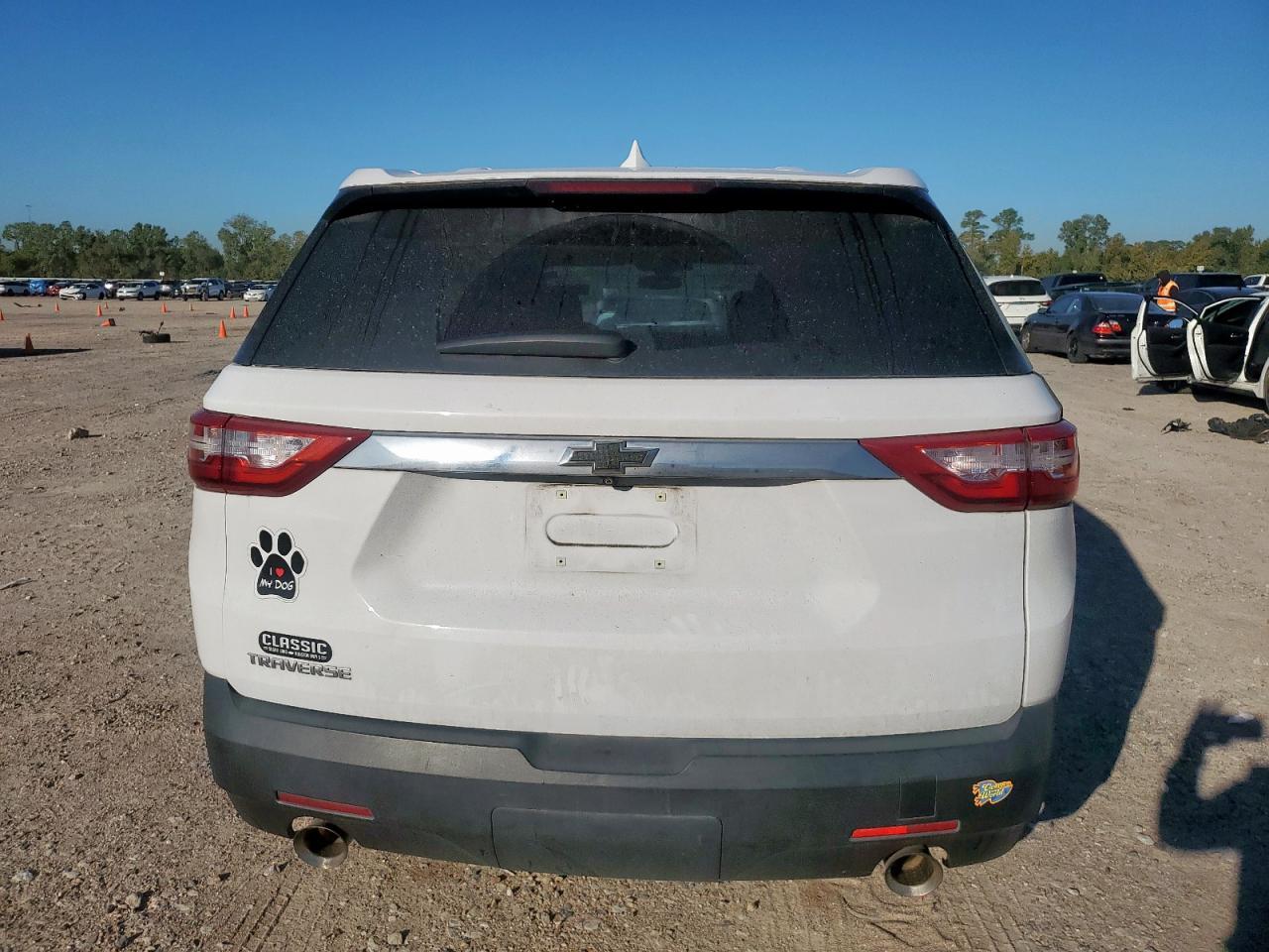 2021 Chevrolet Traverse Ls - Фото 6