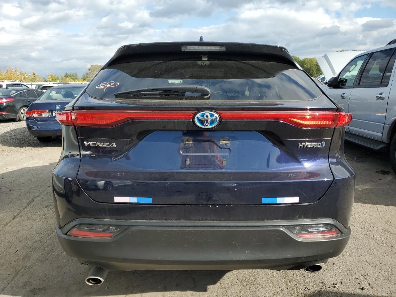 2021 Toyota Venza Le - Image 6