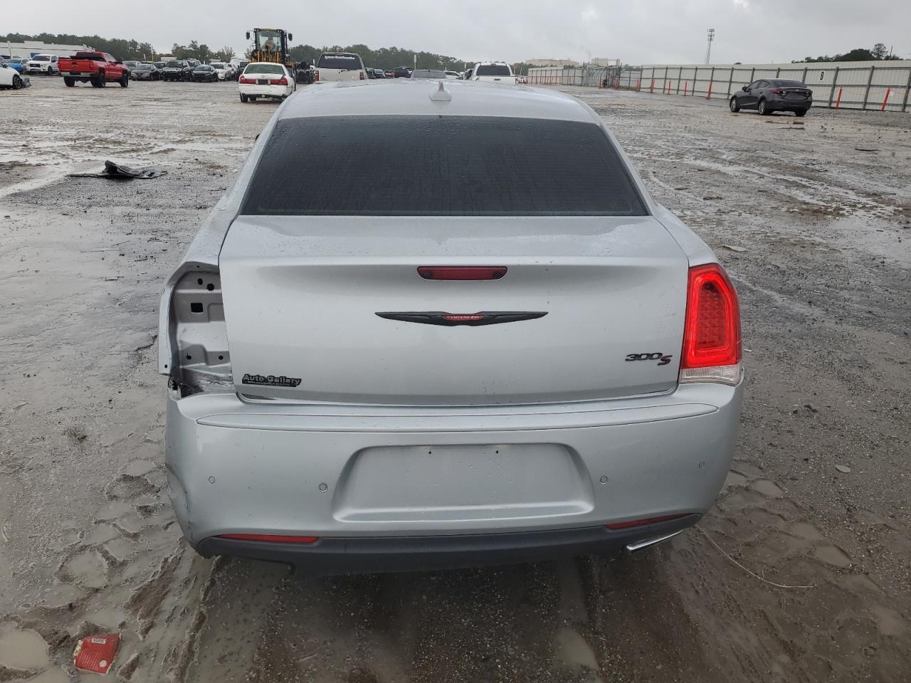 2022 Chrysler 300 S - Фото 6