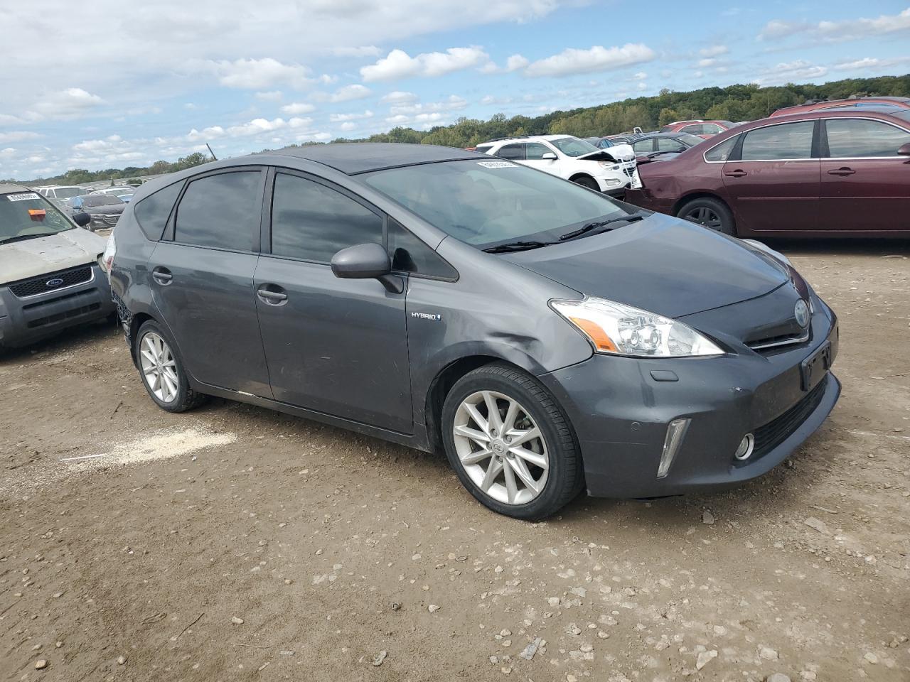 2014 Toyota Prius V - Фото 4
