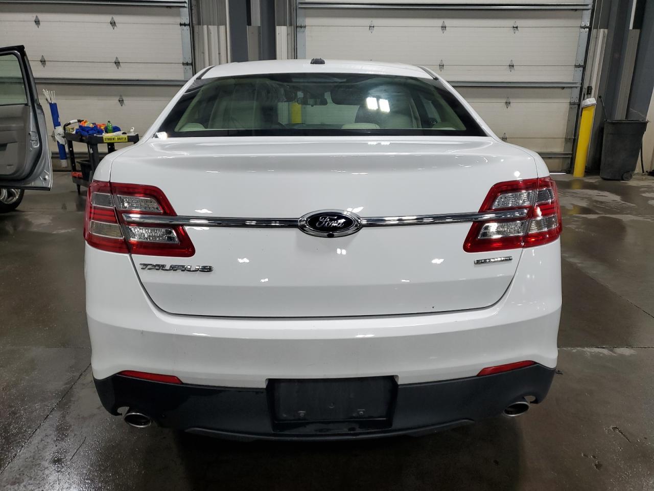 2015 Ford Taurus Se - Фото 6