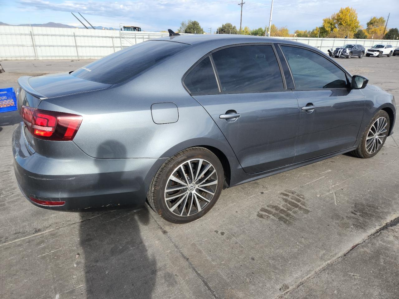 2016 Volkswagen Jetta Sport - Image 3