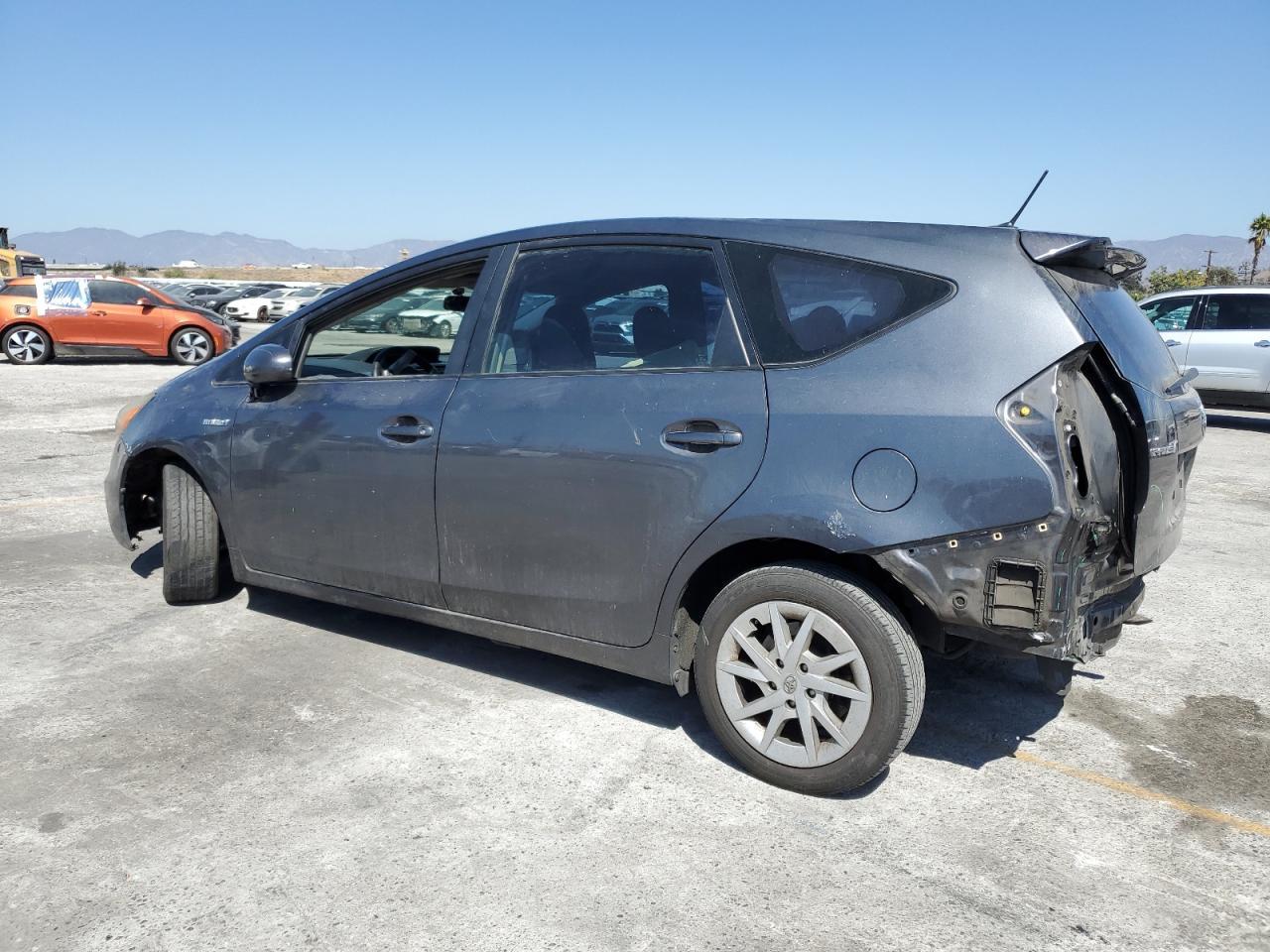 2012 Toyota Prius V - Фото 2