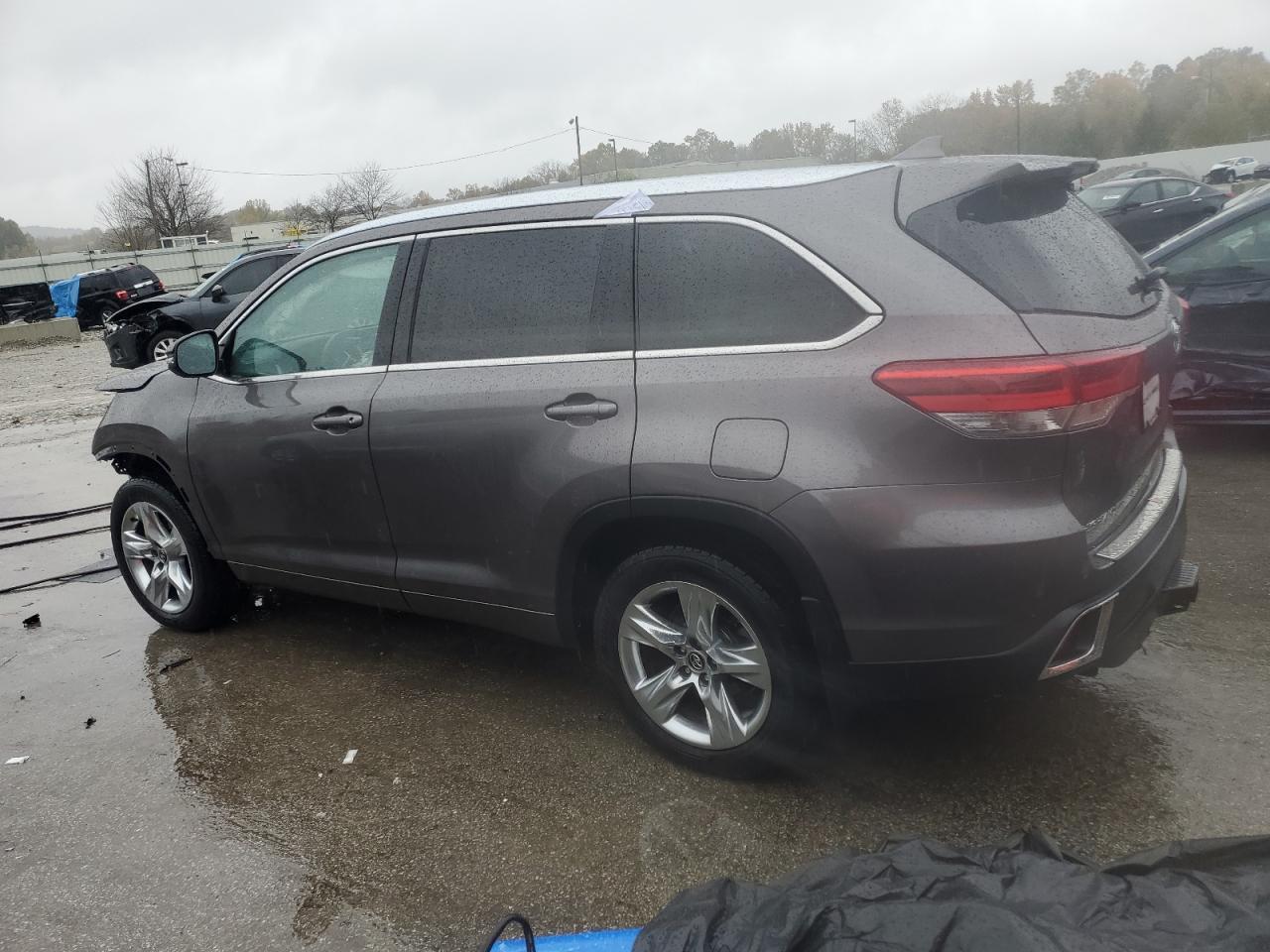 2019 Toyota Highlander Limited - Image 2