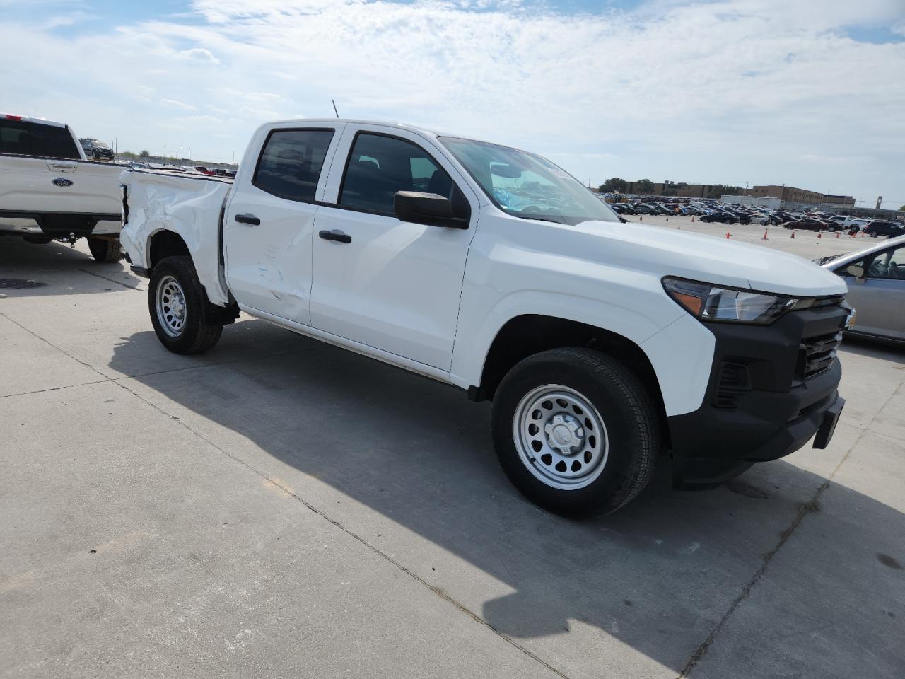 2024 Chevrolet Colorado - Image 4