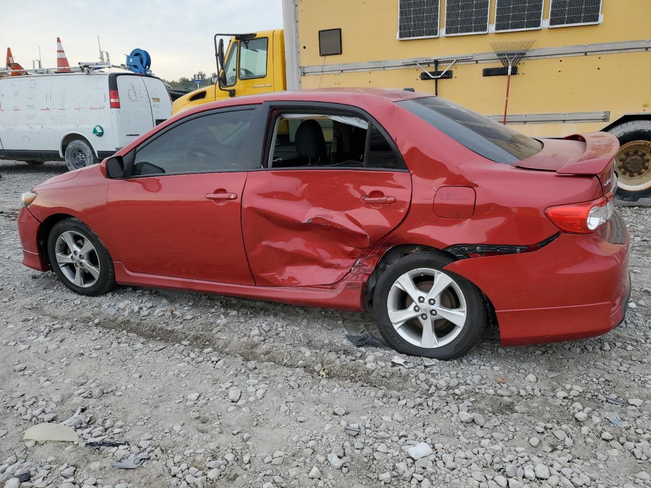 2011 Toyota Corolla Base - Фото 2