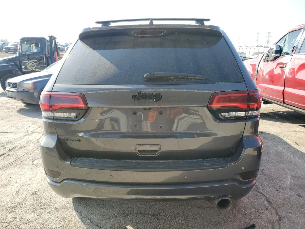 2020 Jeep Grand Cherokee Laredo - Image 6