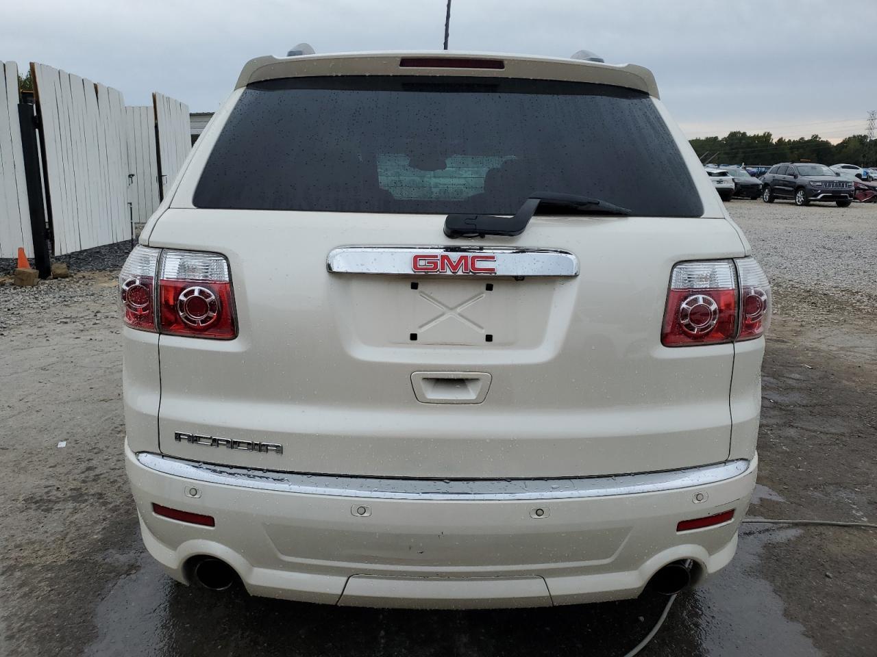 2011 GMC Acadia Denali - Image 6