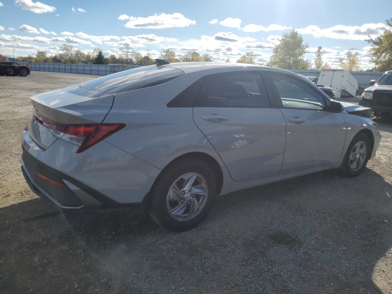 2025 Hyundai Elantra Sel Sport - Фото 3