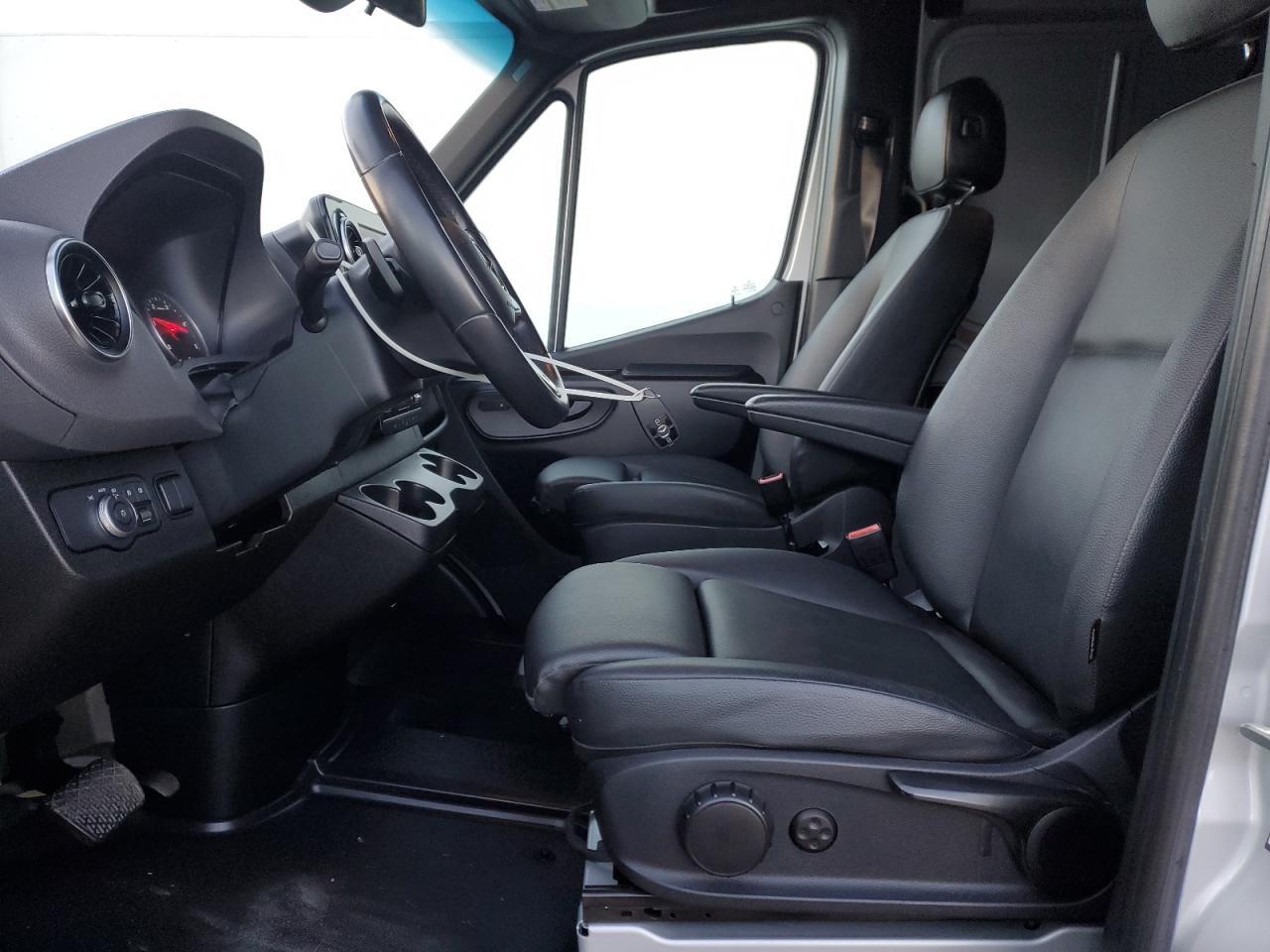 2022 Mercedes Benz Sprinter 4 - Delivery Van - Фото 7