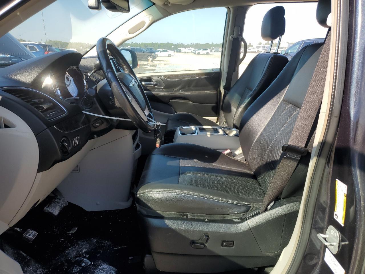 2014 Chrysler Town & Country Touring L - Фото 7