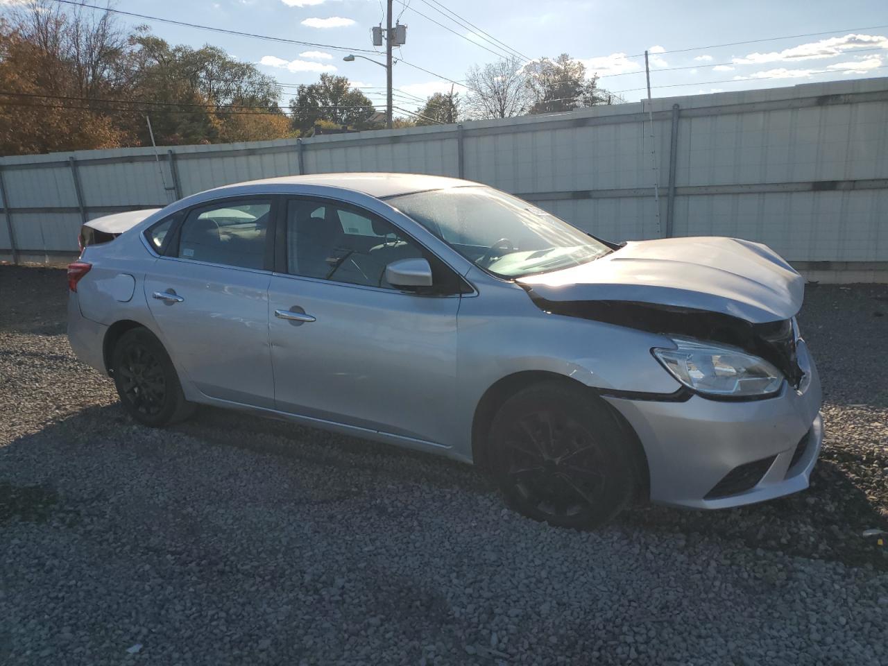 2018 Nissan Sentra S - Фото 4