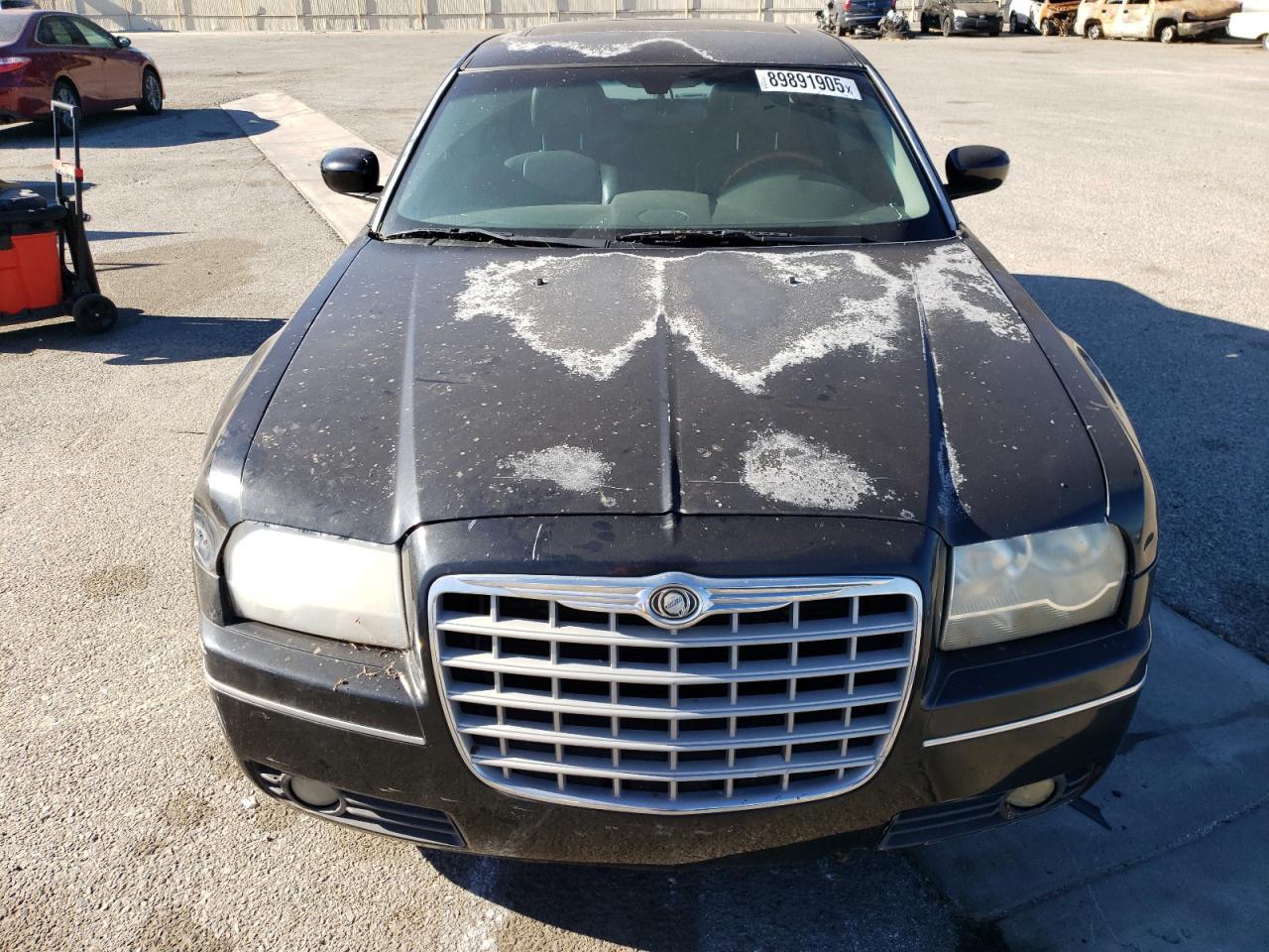 2005 Chrysler 300 Touring - Image 5