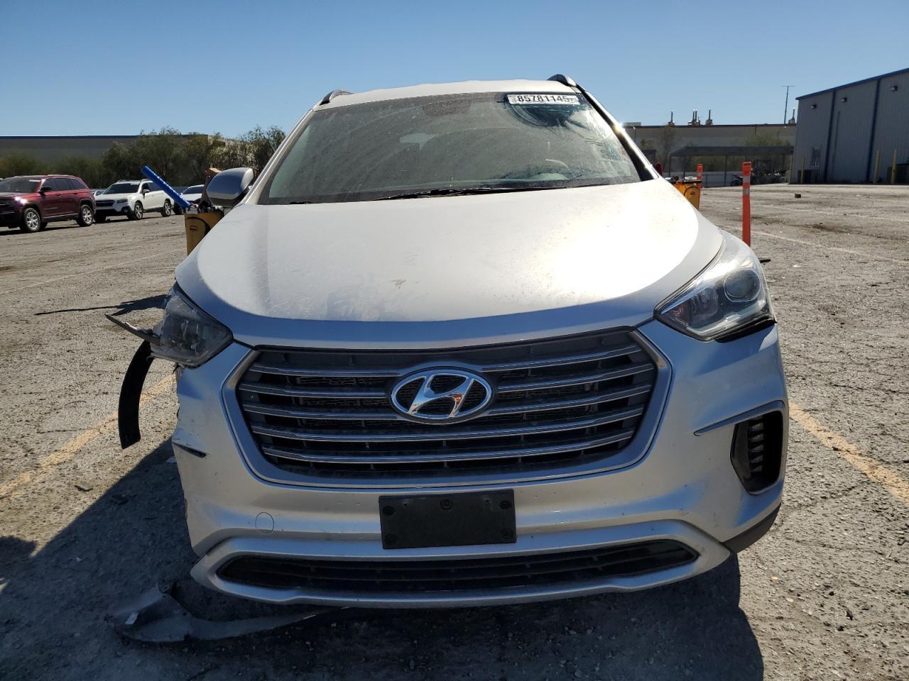 2017 Hyundai Santa Fe Se - Фото 5
