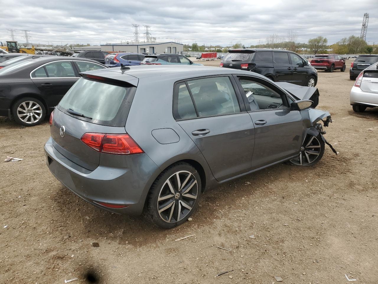 2016 Volkswagen Golf S/Se - Image 3