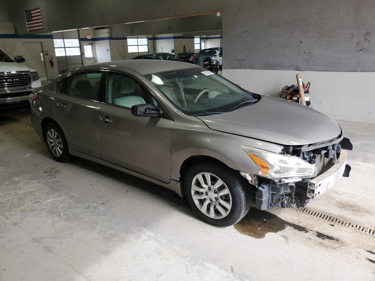 2013 Nissan Altima 2.5 - Фото 4