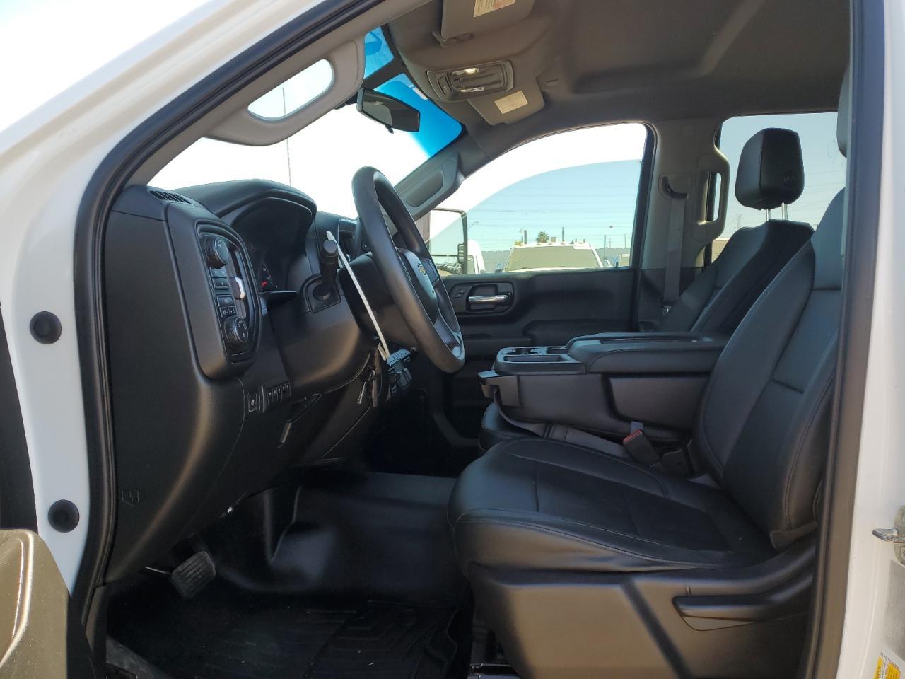 2020 Chevrolet Silverado K3500 - Фото 7