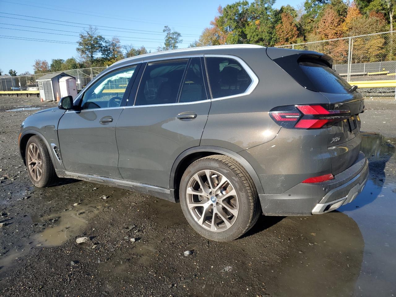 2025 BMW X5 xDrive50E - Image 2