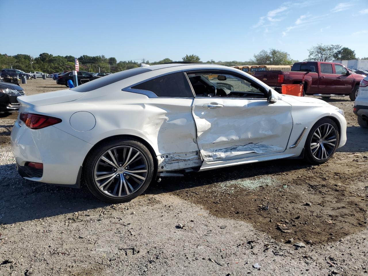 2018 Infiniti Q60 Luxe 300 - Фото 3