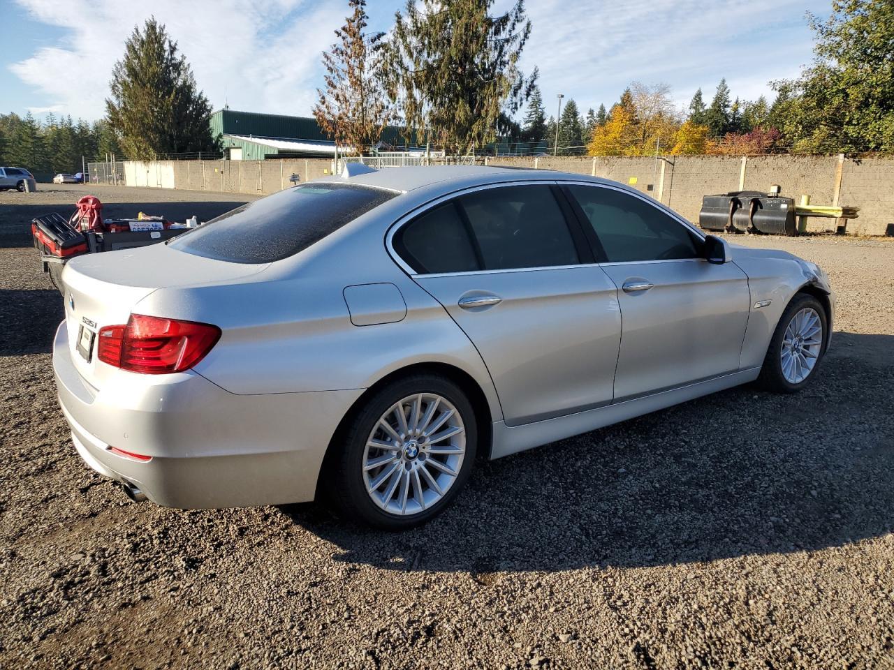 2011 BMW 535 I - Image 3