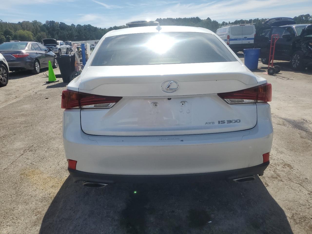 2017 Lexus Is 300 - Image 6