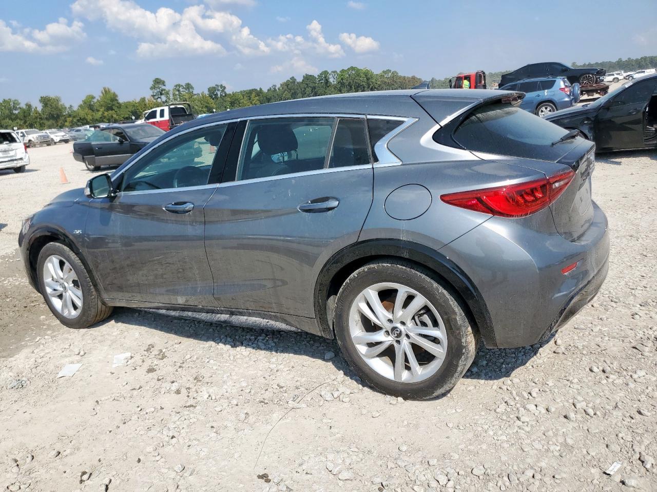 2018 Infiniti Qx30 Base - Image 2