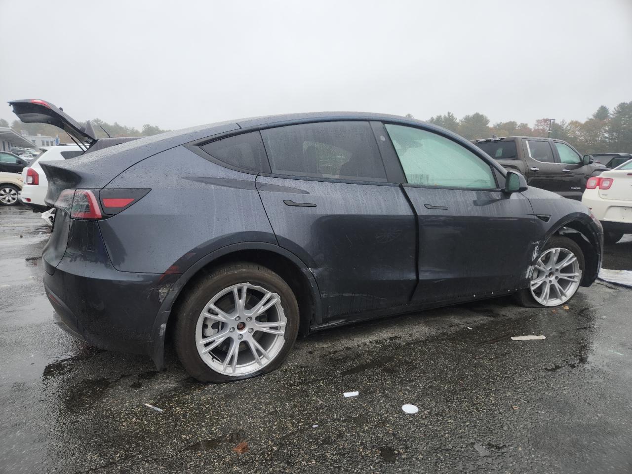 2024 Tesla Model Y - Image 3