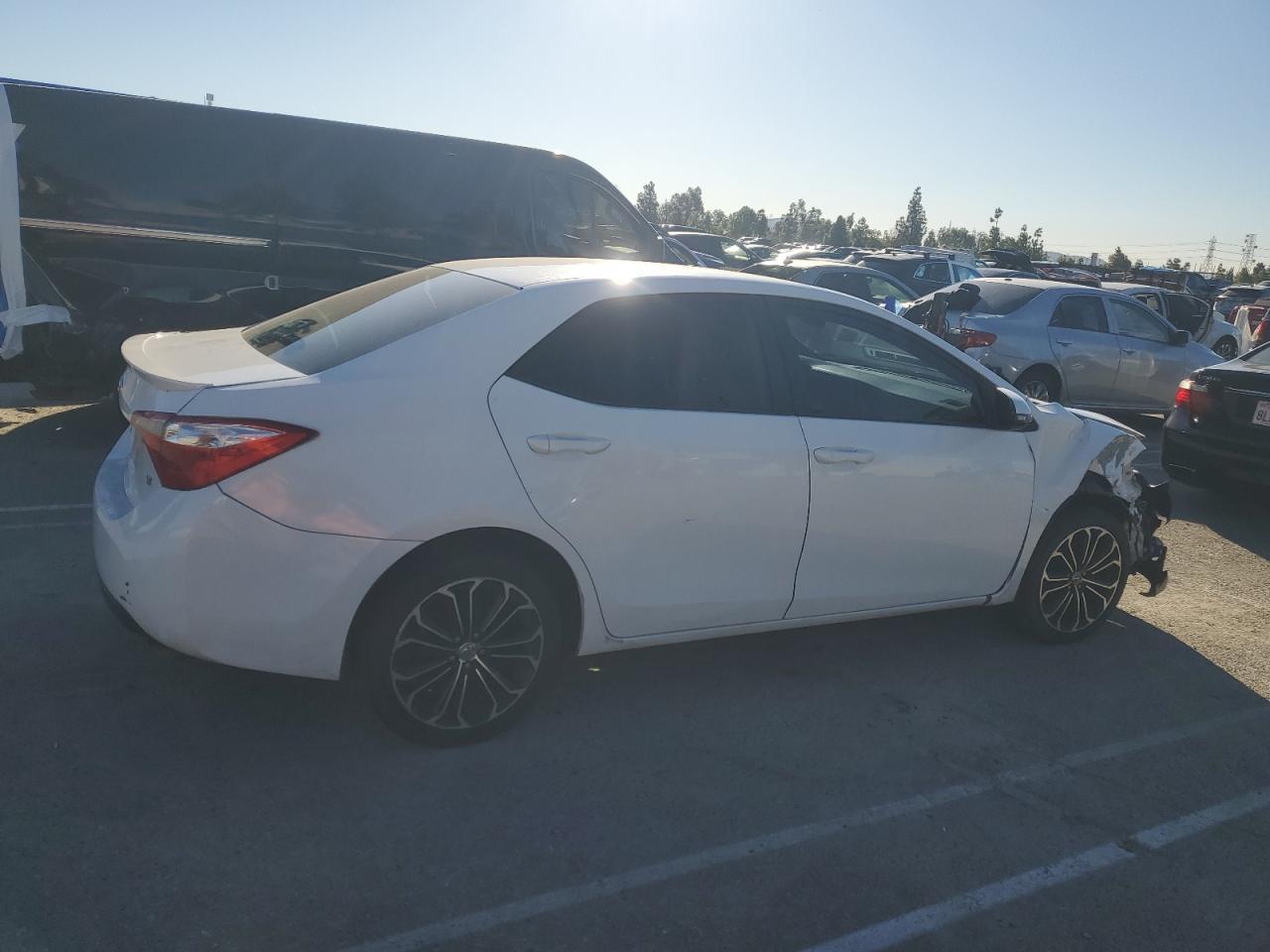 2015 Toyota Corolla L - Фото 3