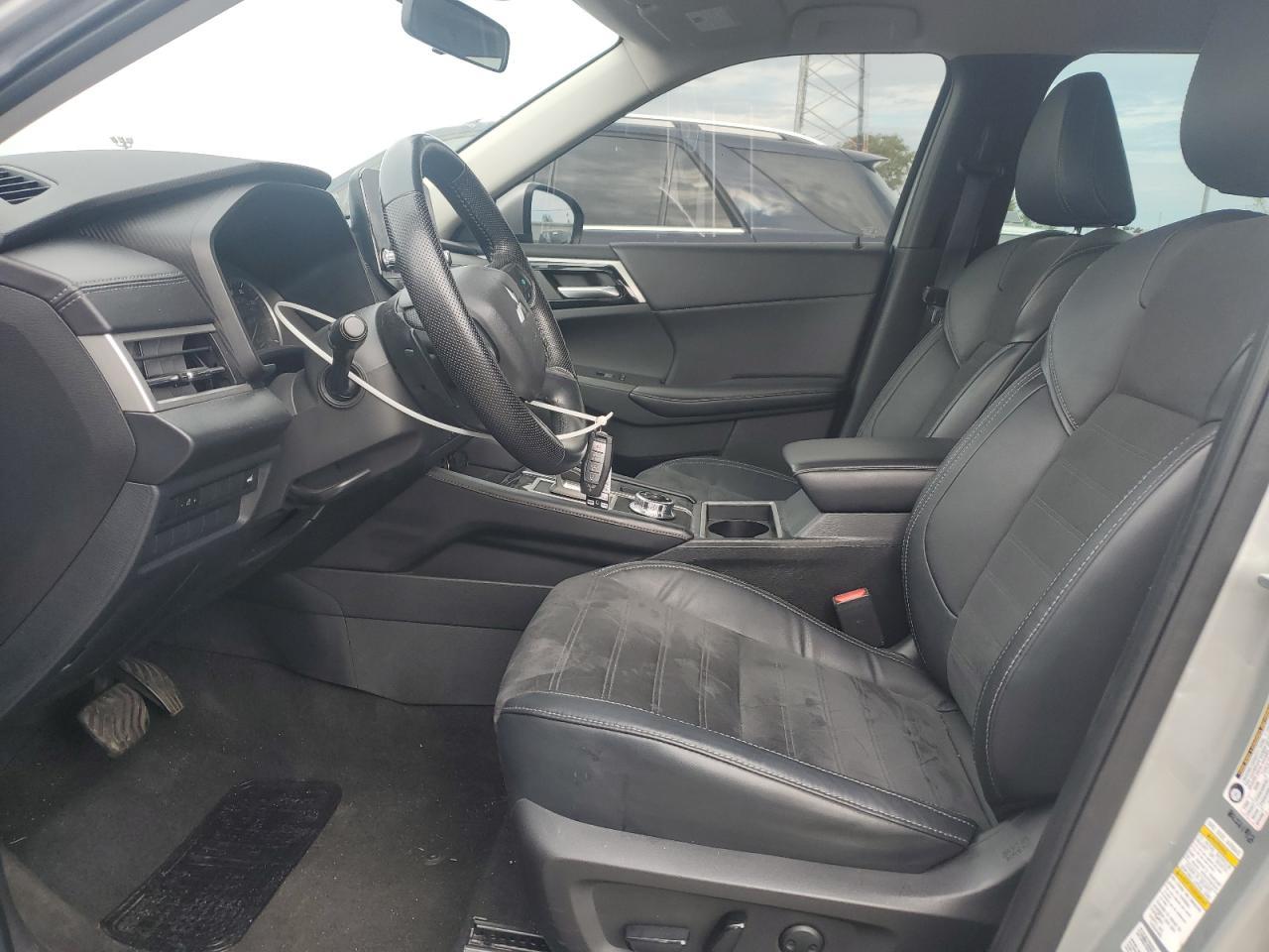 2023 Mitsubishi Outlander - Фото 7