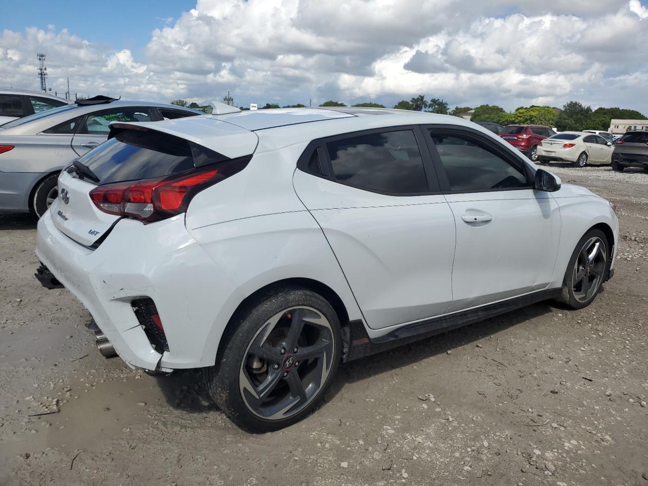 2020 Hyundai Veloster Turbo - Фото 3