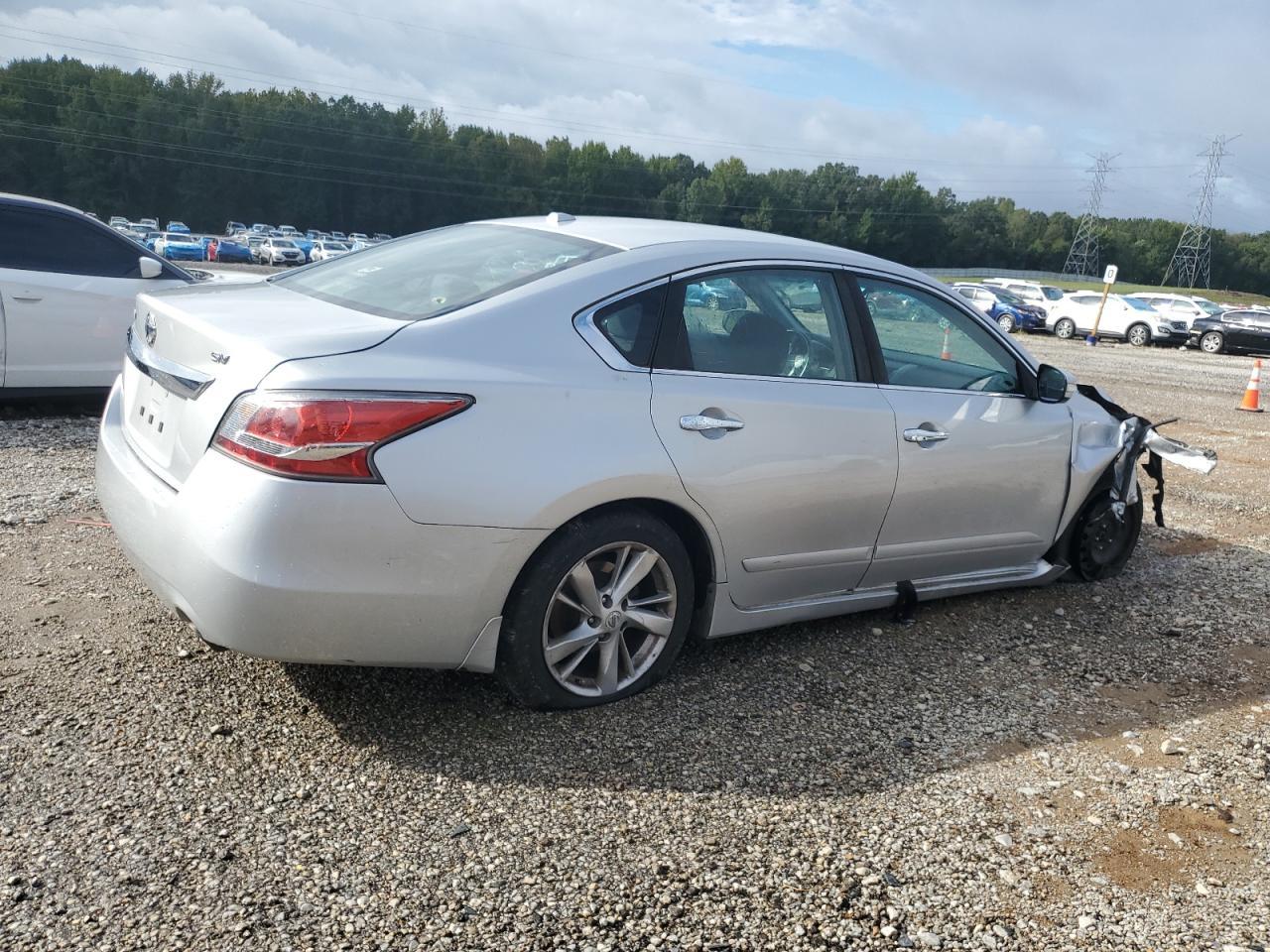 2015 Nissan Altima 2.5 - Image 3