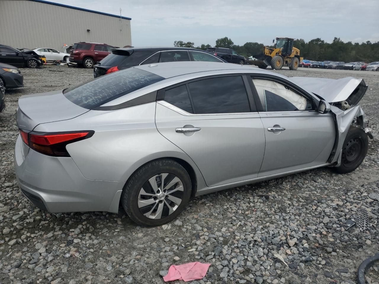 2019 Nissan Altima S - Image 3