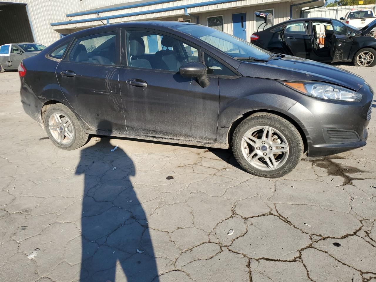 2018 Ford Fiesta Se - Фото 4