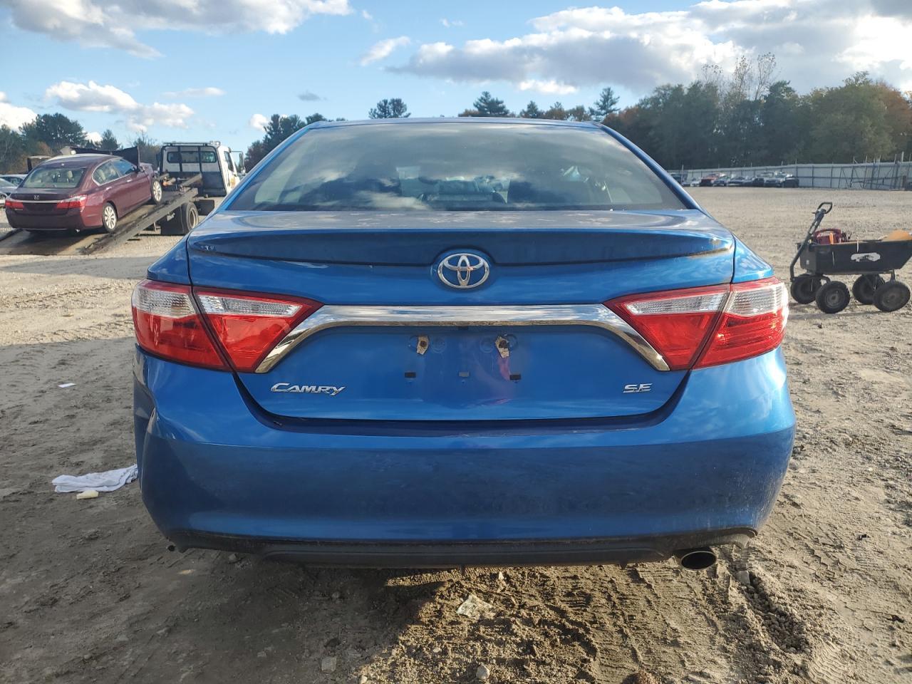 2017 Toyota Camry Le - Фото 6