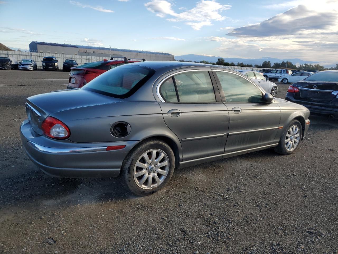 2002 Jaguar X-Type 2.5 - Image 3