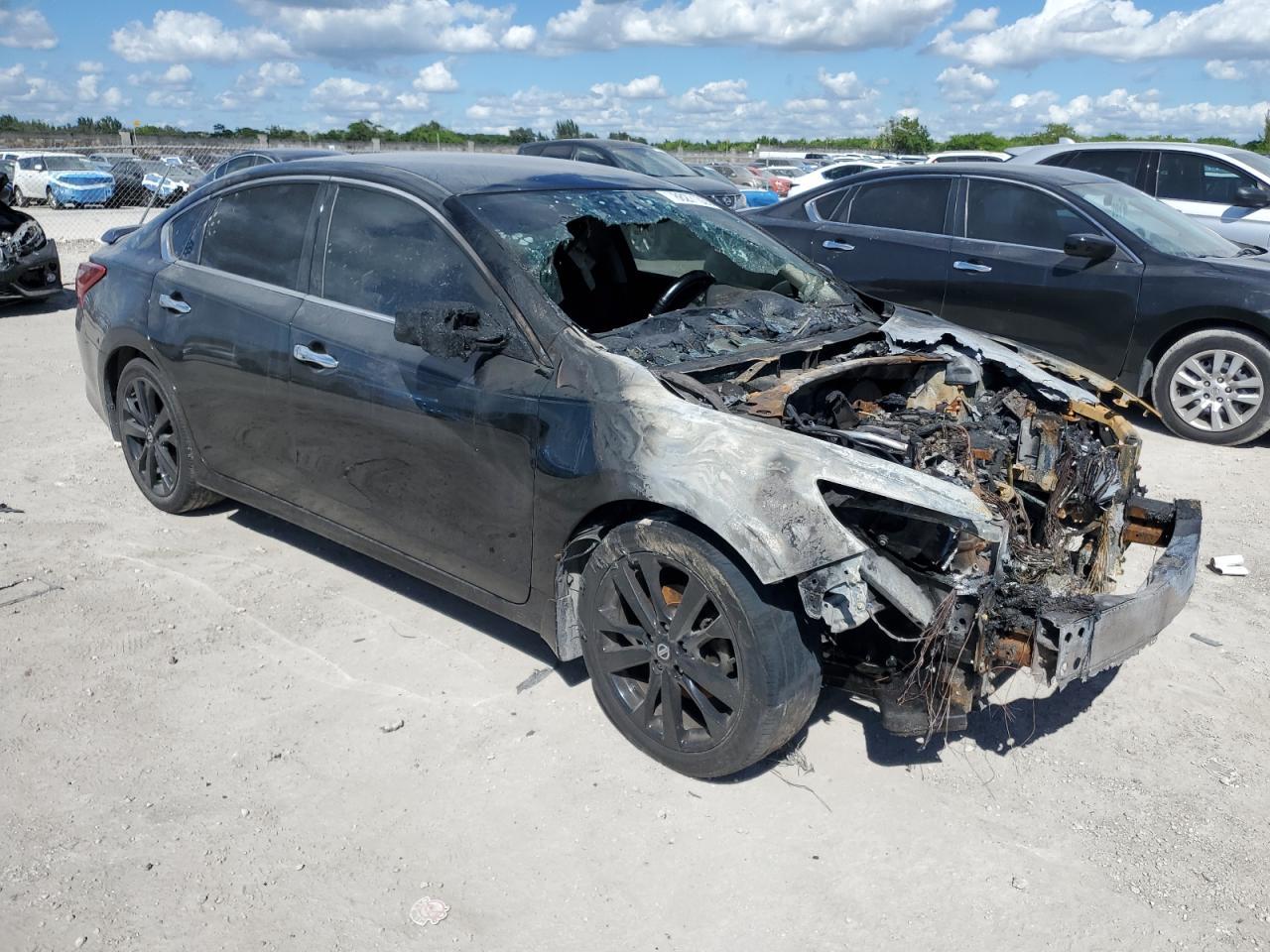 2017 Nissan Altima 2.5 - Фото 4