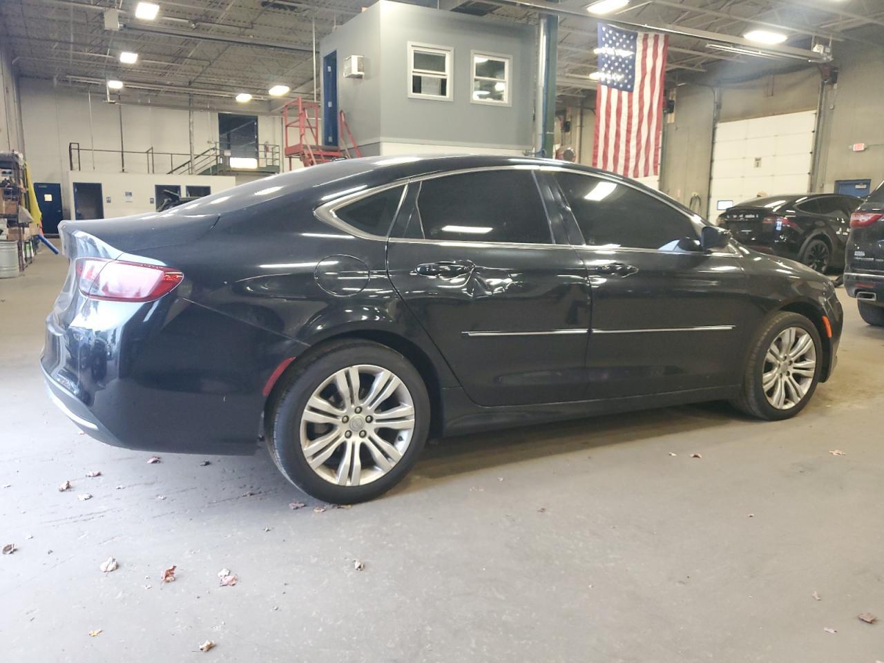 2015 Chrysler 200 Limited - Image 3