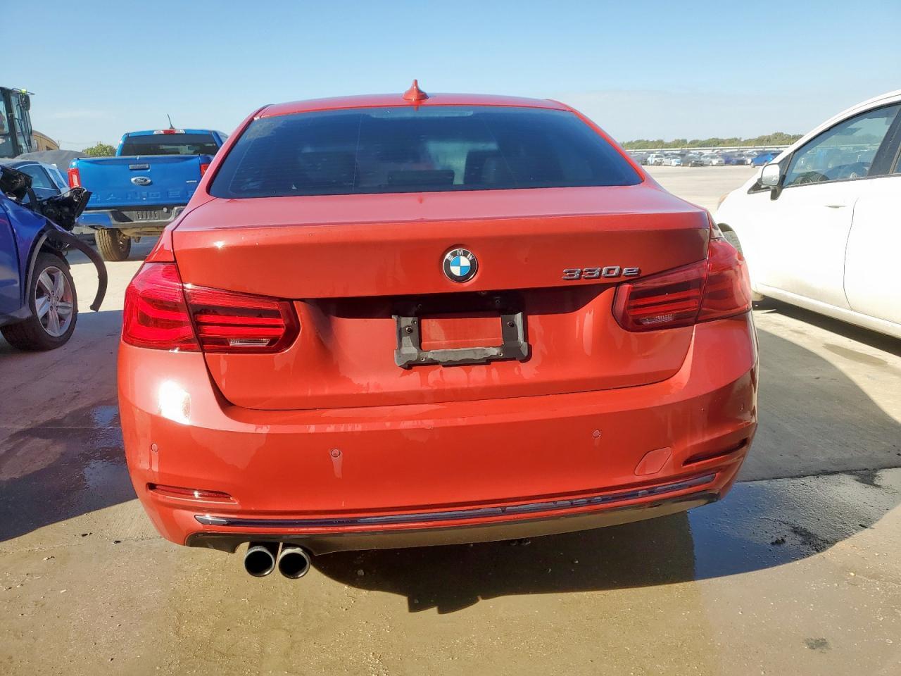 2017 BMW 330E - Фото 6