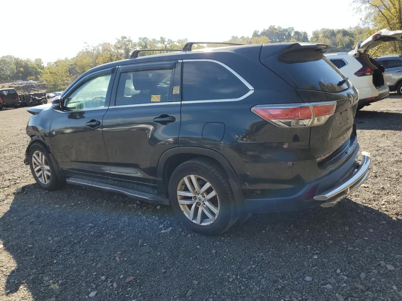 2015 Toyota Highlander Le - Фото 2
