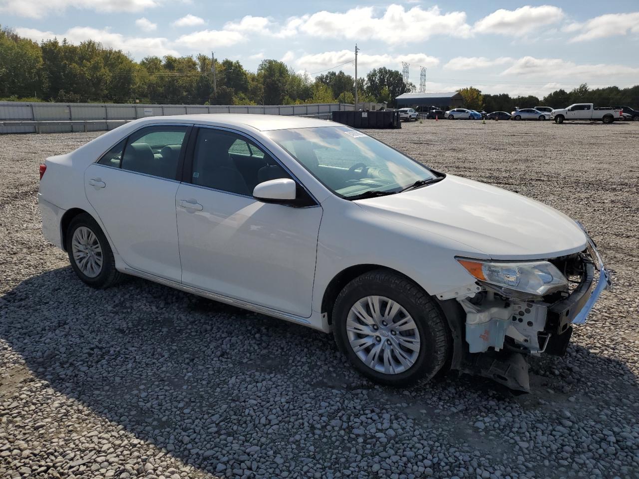 2014 Toyota Camry L - Image 4