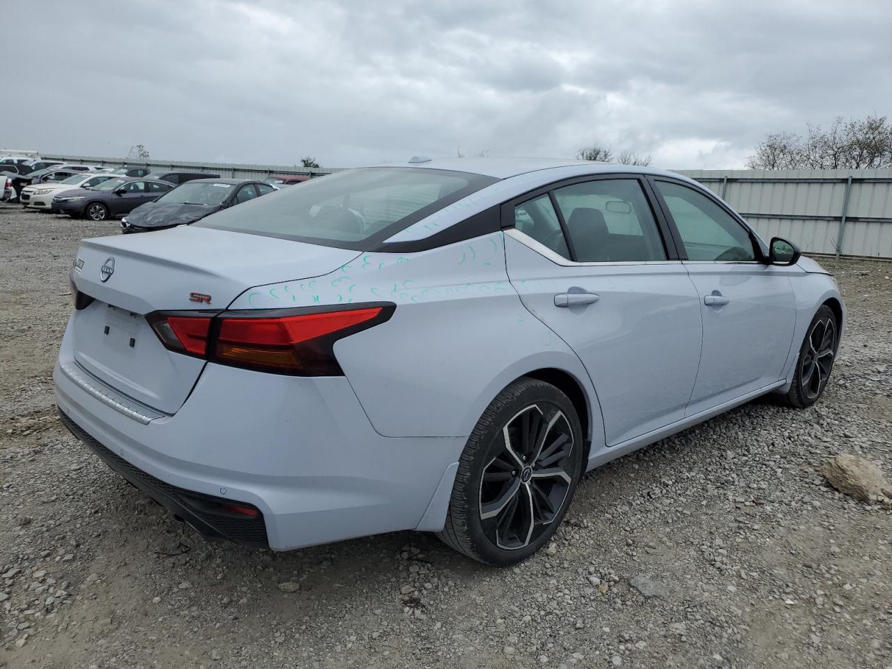 2023 Nissan Altima Sr - Фото 3