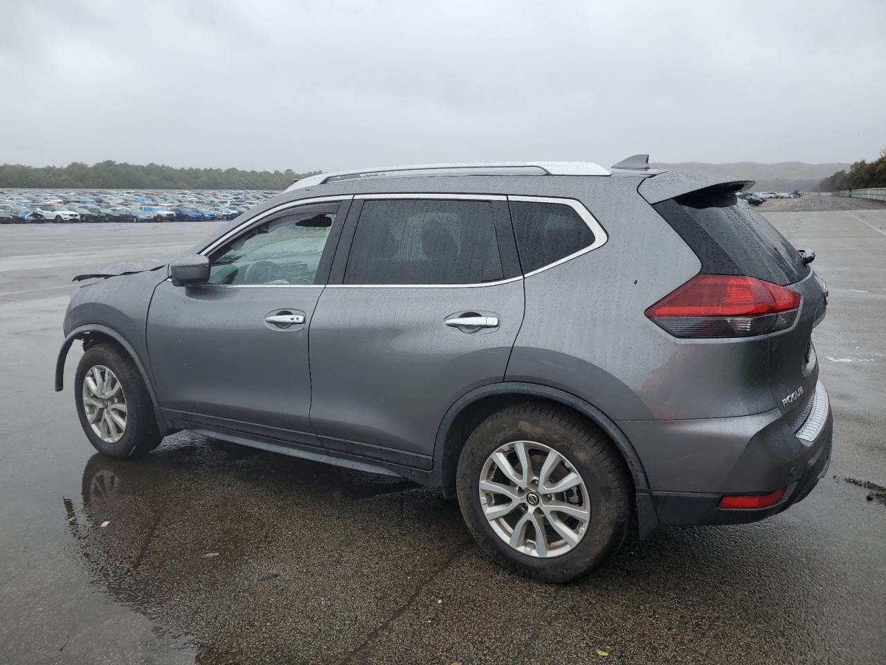 2020 Nissan Rogue S - Фото 2