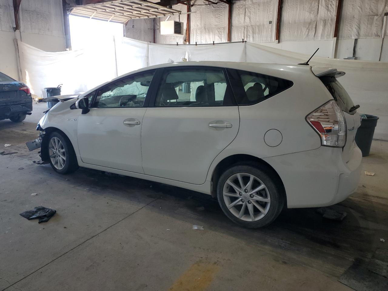 2012 Toyota Prius V - Фото 2