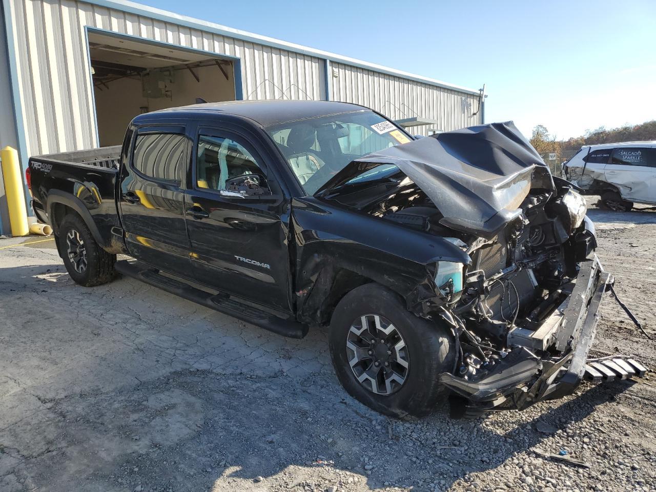 2017 Toyota Tacoma Double Cab - Фото 4